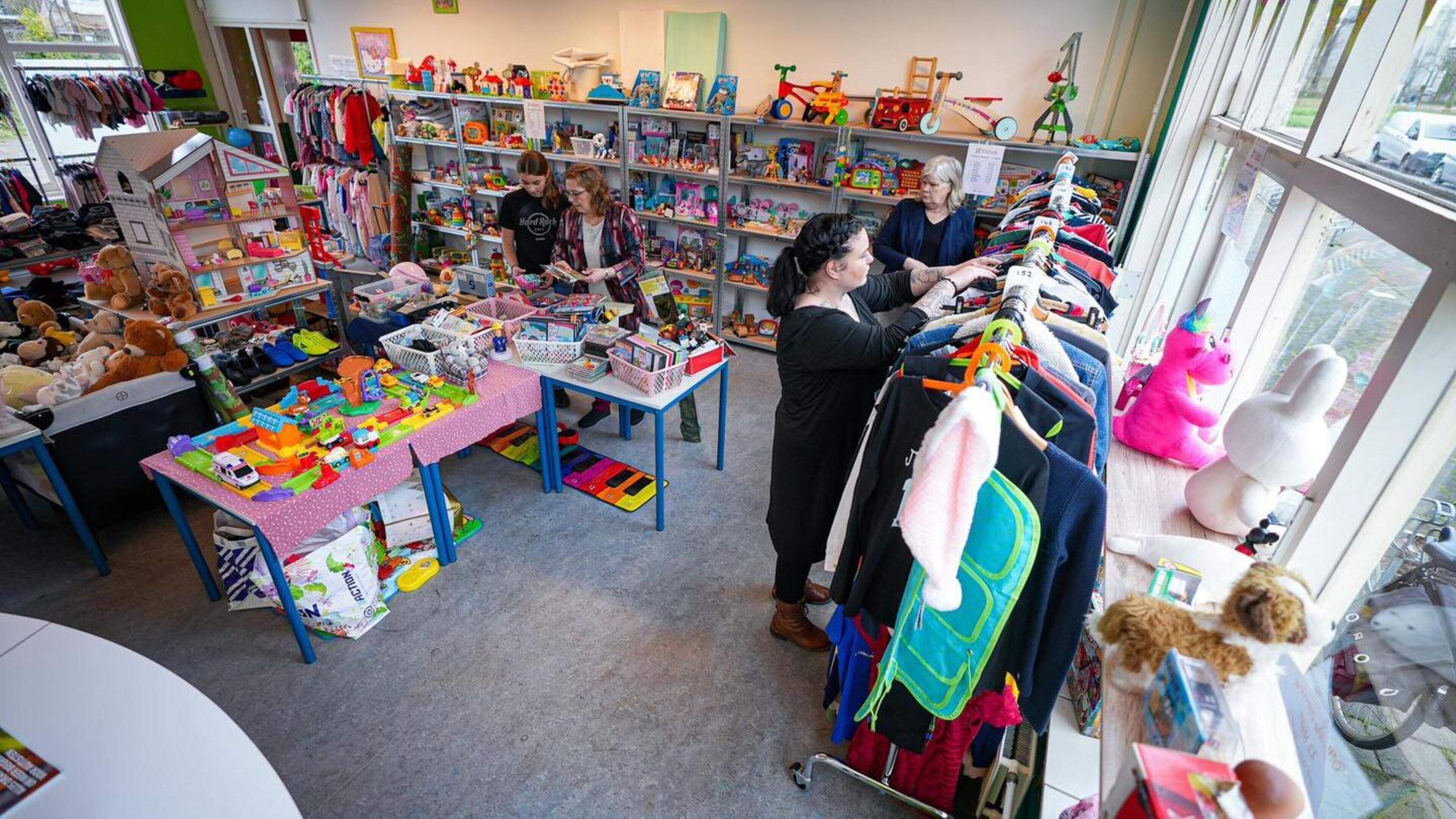 Kidsbank in Wormerveer viert eenjarig bestaan: ’Hebben leuke en minder leuke momenten meegemaakt’